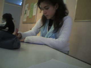 me en cours d'svt pr une fois ke jecoute lol mdr trp la classe tt le temps le brdel lol...!!