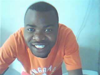 E un tit chizzzzz  pr la tof lol mdr cte tof jtd grave jtm fort mon ninou a moi....!!
