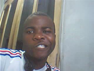 Niass avk un tit tac sur lkot&eacute; lol tu f&eacute; trop trip&eacute;.....jtd jtm fort..!!