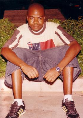 La ya rien a dire t habill&eacute; trp stylie trop kome jaime enfin tt koi jdi pa la suite lol klissous a toi jtd grave jtm fort...!!